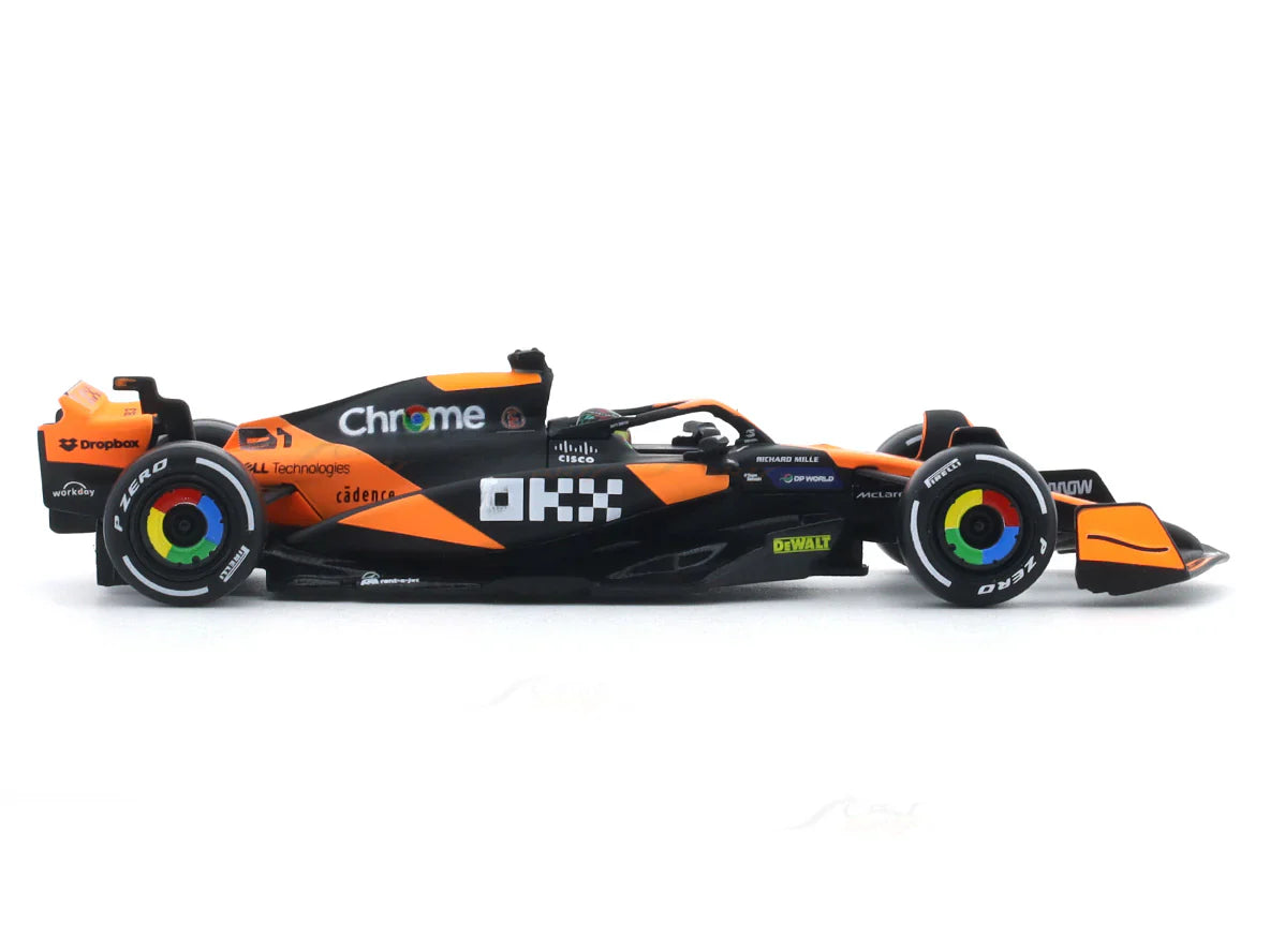 2024 McLaren MCL38 No. 81 Oscar Piastri 1:43 Bburago Formula 1 diecast scale model car