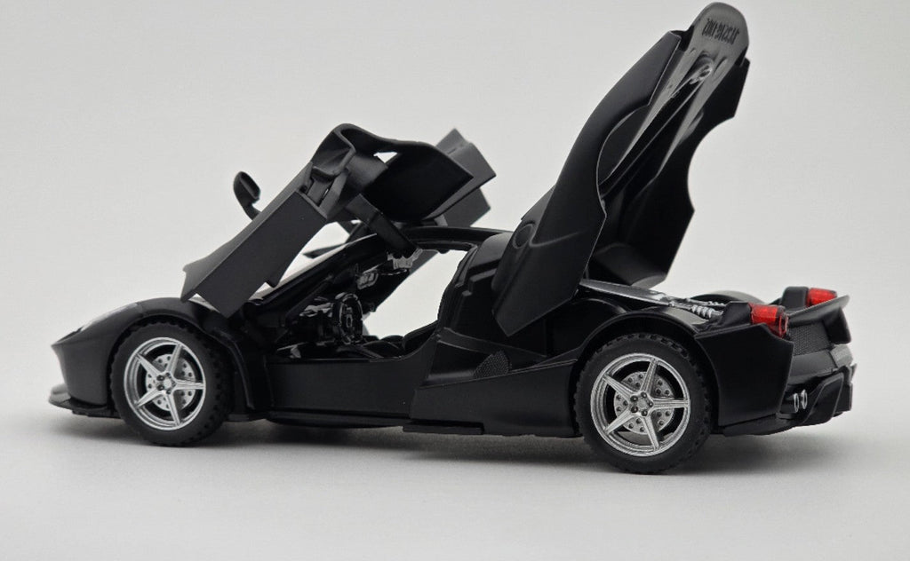 Ferrari LaFerrari 1:24  diecast scale model car collectible | Assorted Colors