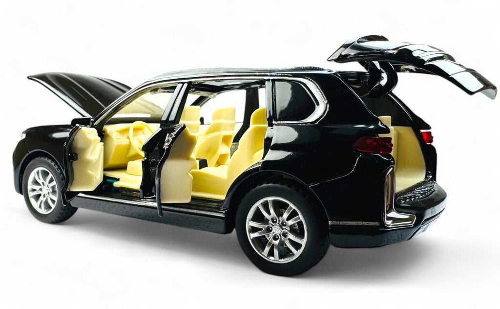 Bmw X7 1:24 diecast scale model car collectible | Assorted Colors